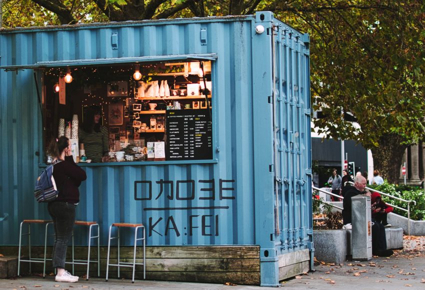 Wujudkan Impian Usaha Anda dengan Café Container